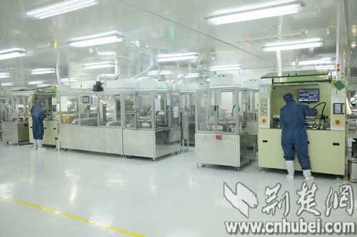 維達(dá)力實業(yè)清潔化生產(chǎn)車間.jpg 維達(dá)力實業(yè)清潔化生產(chǎn)車間.jpg